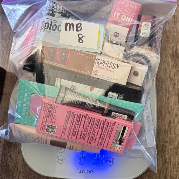 Makeup bundle 8 - Picture 3 of 3